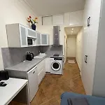 Hypercentre
